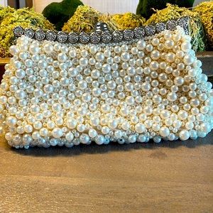 Beaded clutch
